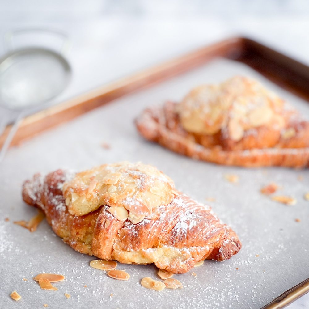 ALMOND CROISSANT (2)